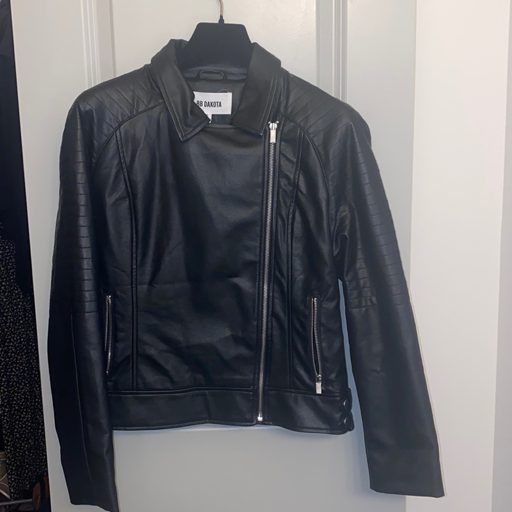 🔍 GORGEOUS BB DAKOTA LEATHER JACKET 🔍
